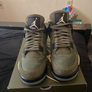 Air Jordan retro 4s